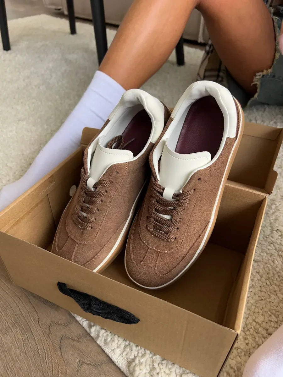 Emily Sneakers: Stylish Comfort