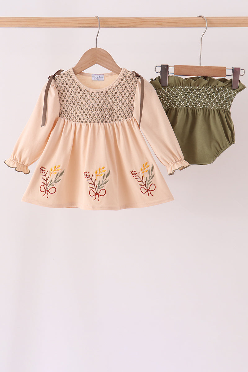 Toddler Girl Khaki floral smocked bloomer set
