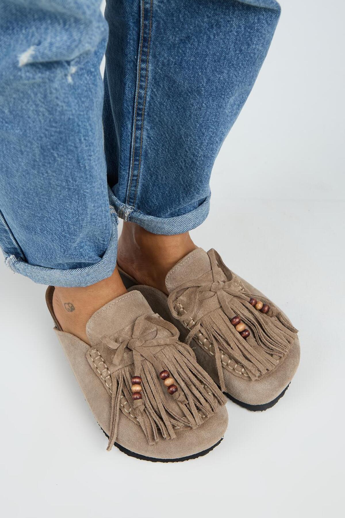 Manijero Malinda Women's Genuine Leather Tasseled Beaded Sabo Slipper