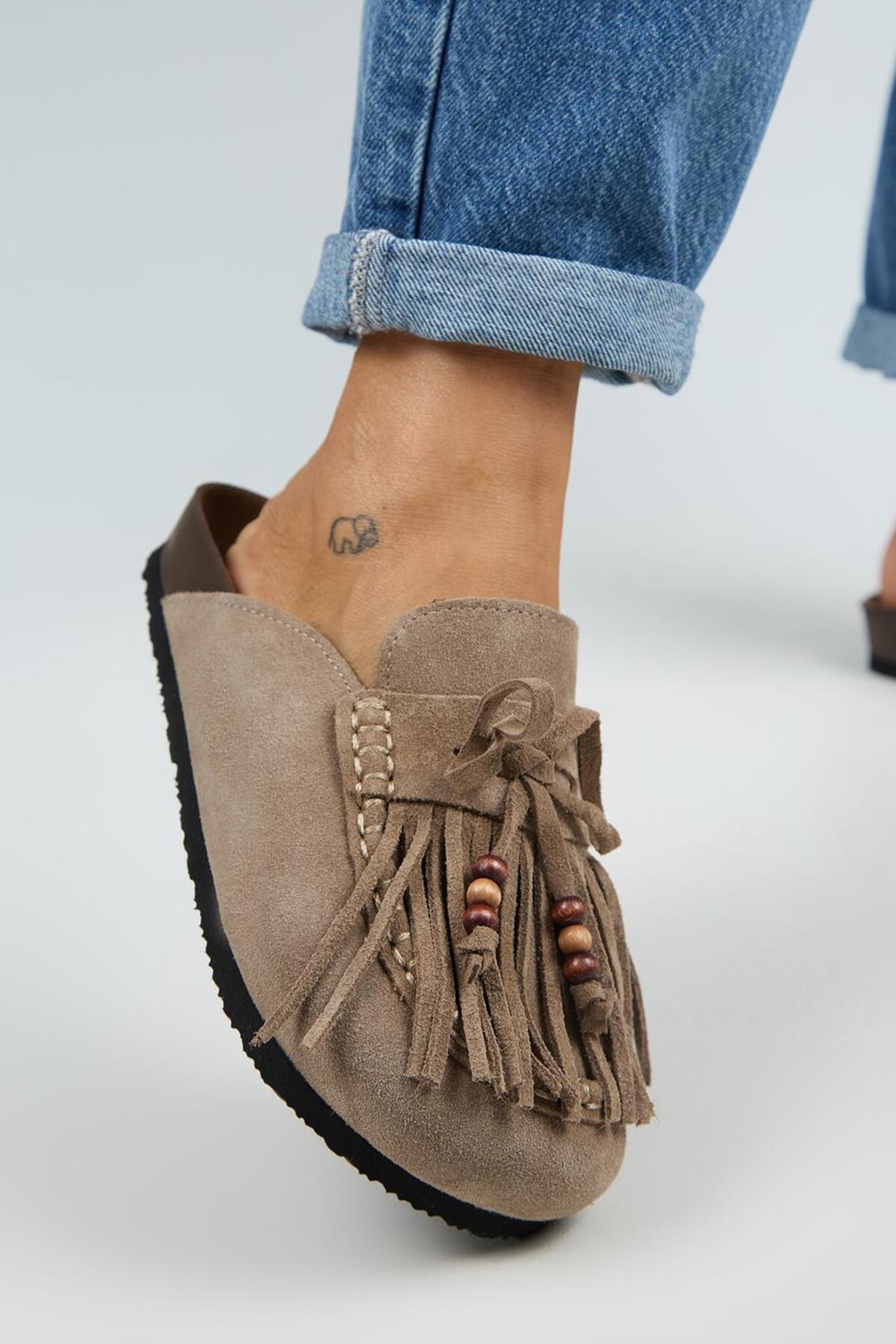 Manijero Malinda Women's Genuine Leather Tasseled Beaded Sabo Slipper