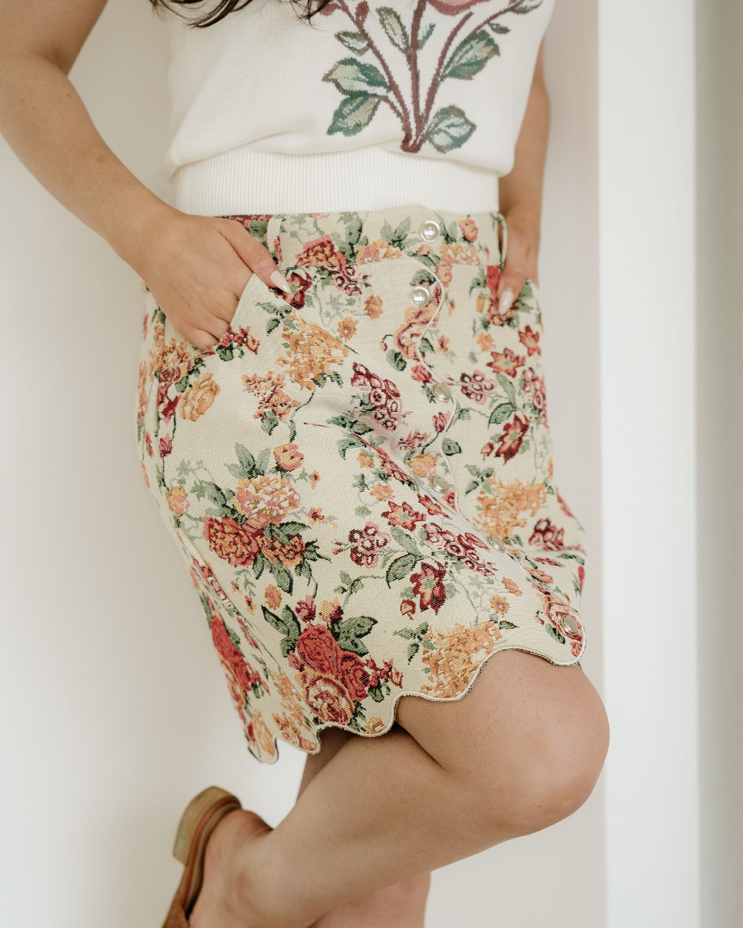 Buttoned Front Floral Scalloped Trim Mini Jacquard Floral Skirt
