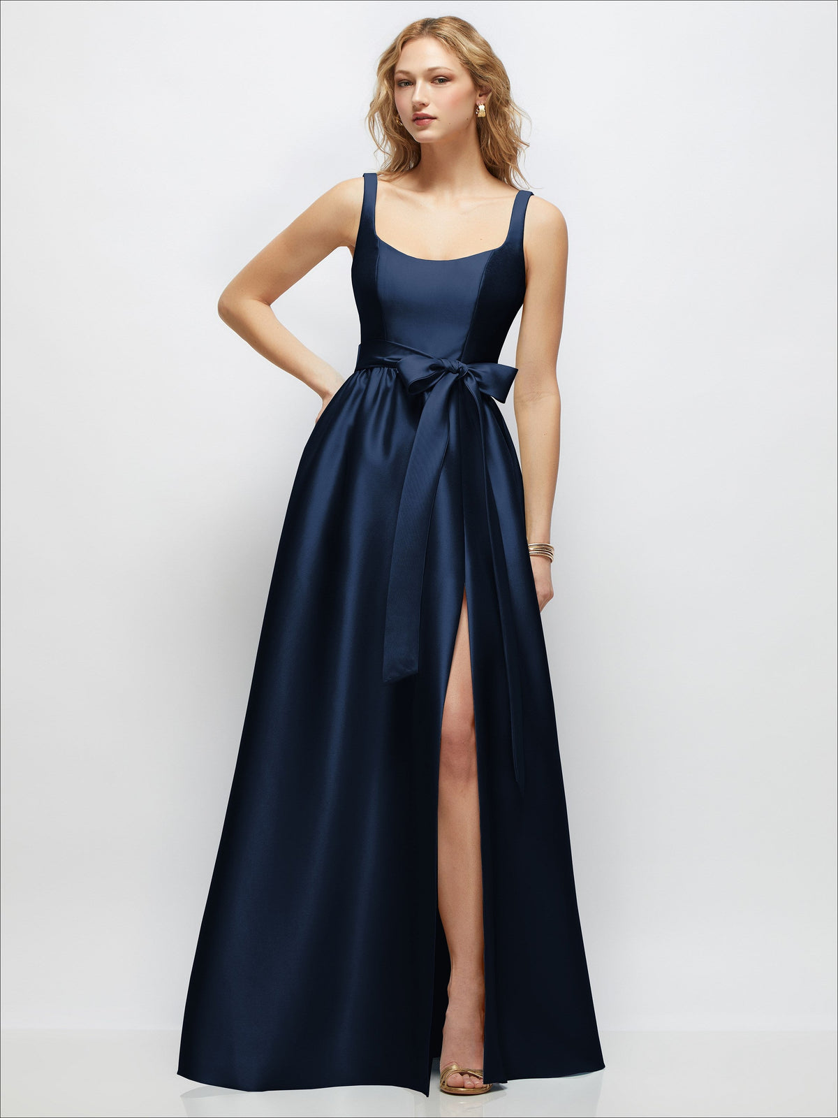 Scoop-Neck Tank Bodice Maxi Dress with Full Skirt