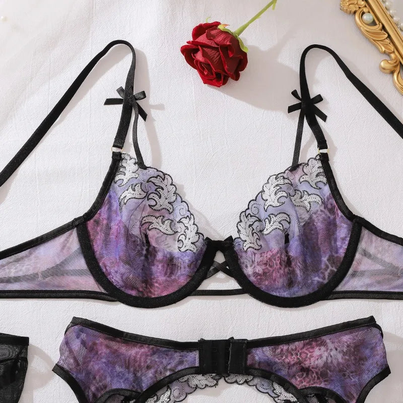 Contrasting Color Embroidery Lingerie Split Set