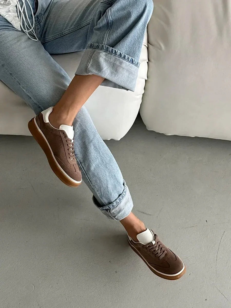 Emily Sneakers: Stylish Comfort