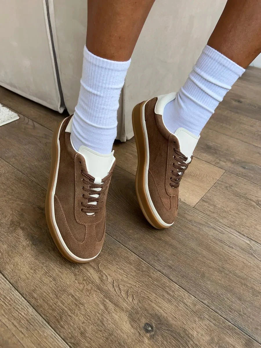 Emily Sneakers: Stylish Comfort