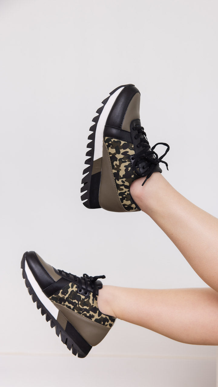 Geri Sneaker in Camo