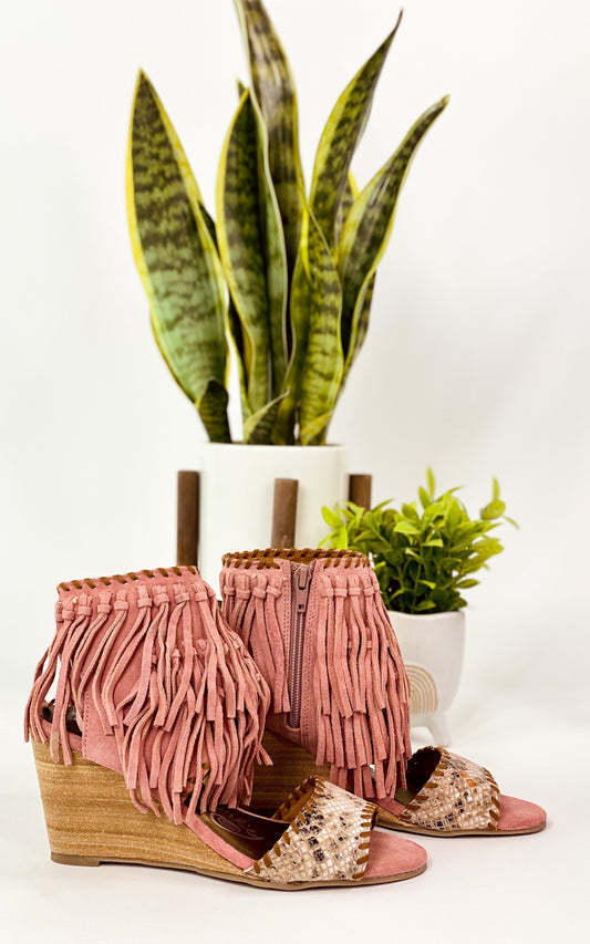 True Fringe Wedge in Blush